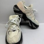 New Balance Chunky Lifestyle Sneakers – White/Black